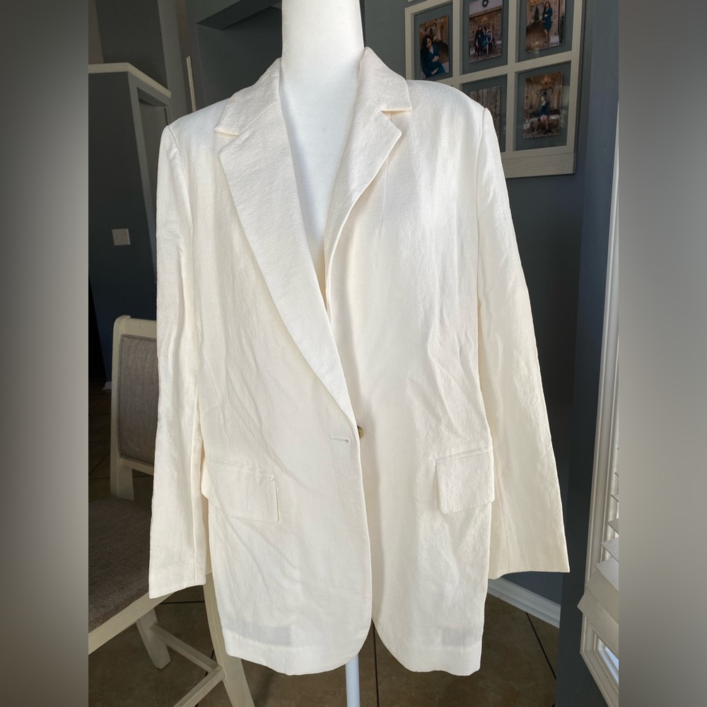 H&M oversized blazer.